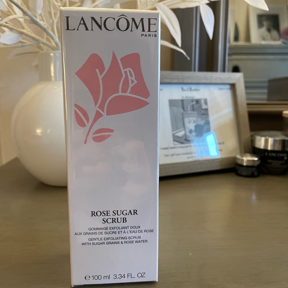 LANCÔME Exfoliating Rose Sugar Scrub